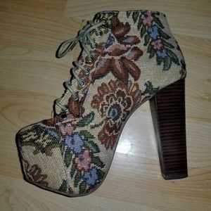 NEW VINTAGE BOOTIE HEELS